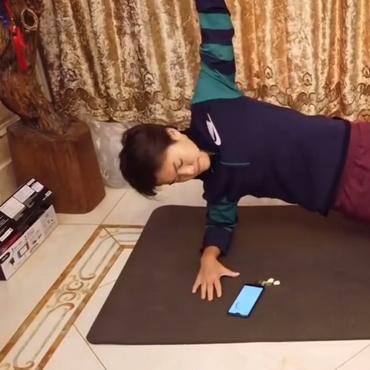 男生虐腹视频大全的长尾关键词是什么