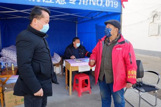 卧龙区王村乡：昔日贫困户今日战“疫”人