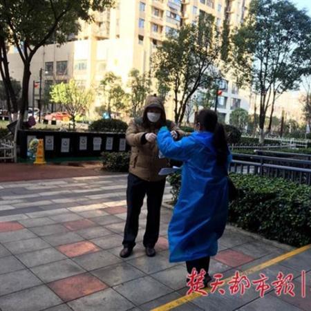 武汉市最大的泳池是哪个