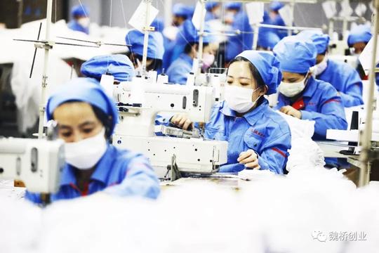 向尚服饰紧急转产：实现日产口罩50000只、防护服隔离衣1000多套件，为持续抗击疫情贡献力量