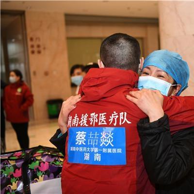 湖南跟河南离武汉哪个近