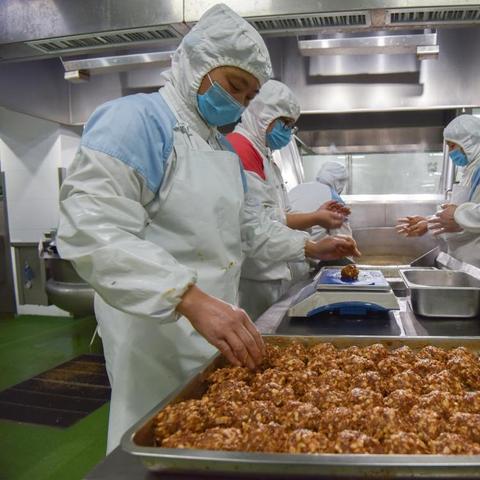 扬州的消费水平怎么样啊和武汉相比呢一个月吃饭花多少？
