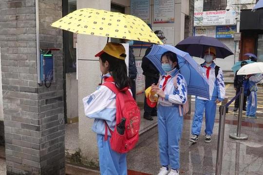 方城小学进行开学防控演练将制作成视频微课进行推送