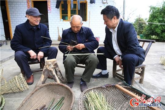 湖南常德：文创平台搭建惠农桥梁竹编技艺织出致富新路