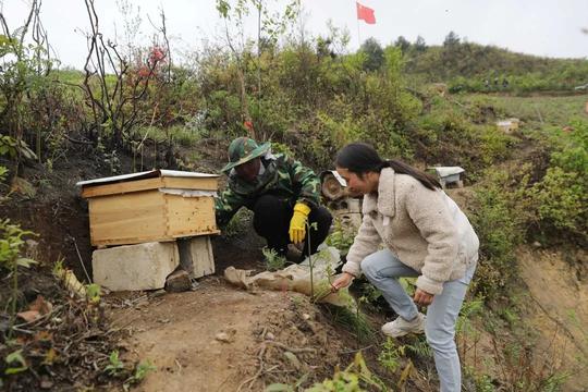 【脱贫攻坚走基层】毕节“90后”大学生夫妻返乡创业，目前已接到10万元的订单
