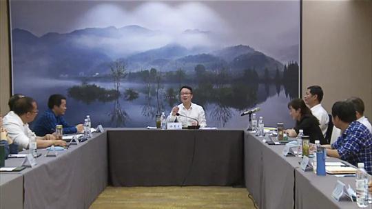 劳动最光荣！衢江区召开庆“五一”劳模先进代表座谈会