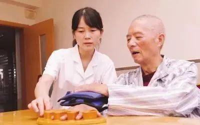续写新时代劳模故事新篇章！看“最美医生”朱兰和恰尔斯电力如何“接棒”