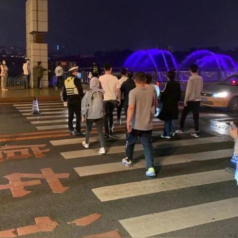 南宁市南湖大桥怎么画