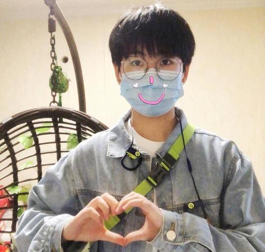 世界微笑日让口罩传递“微笑”