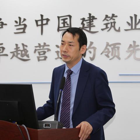 湖北在郑州的哪个方向？