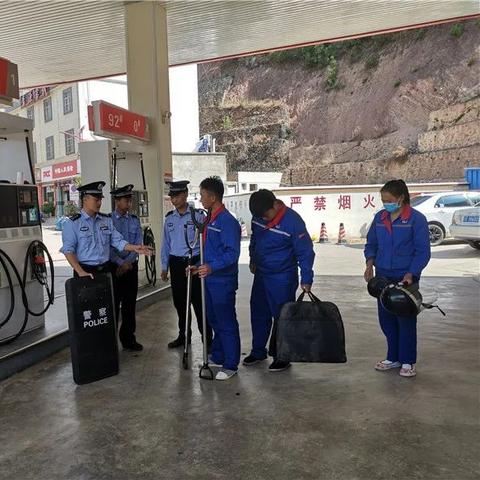 南宁三街两巷附近网吧的相关长尾关键词有哪些