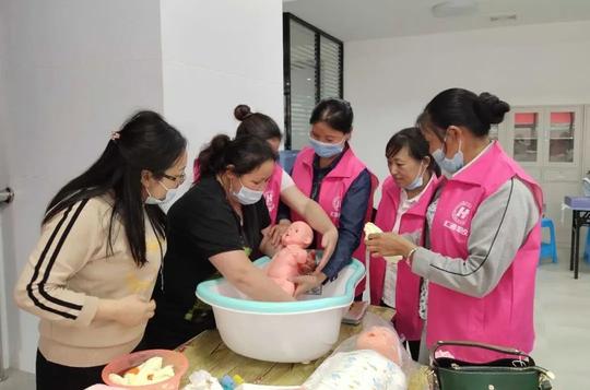 红花岗区易地扶贫搬迁安置点：“扶技”又送岗端稳“新饭碗”