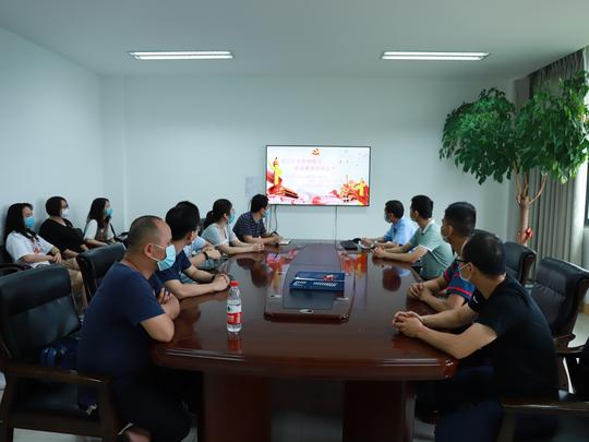 机电工程系第一党支部开展“学习企业管理模式，提高教育管理水平”主题党日活动