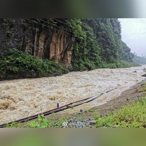 重庆黔江和奉节哪个好玩