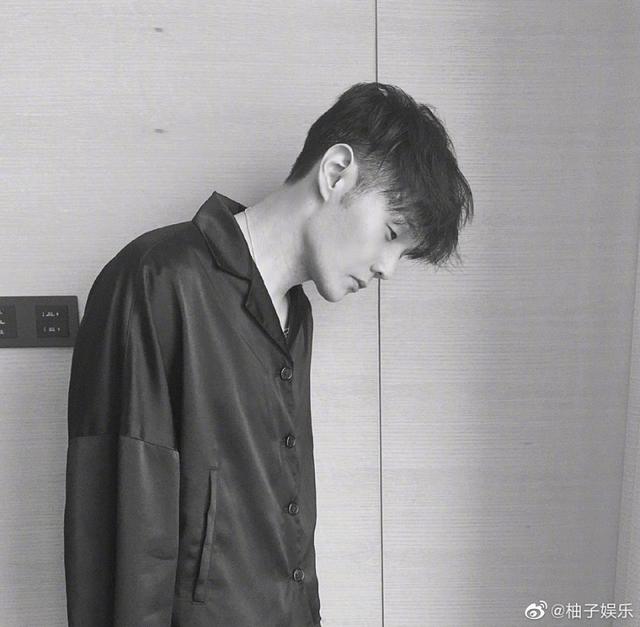 李荣浩的新歌《要我怎么办》歌词是什么