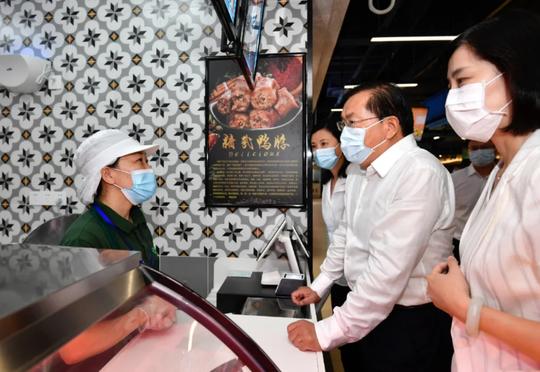 武汉市委书记王忠林调研稳就业保民生工作：营造更好创业环境和氛围
