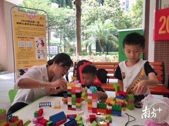 孩子有多容易被拐骗？参加体验活动的家长都后怕