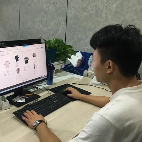 网上怎么开跨境网店赚钱