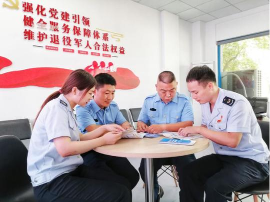 他们为军人送上大礼！税收优惠政策为退伍军人创业就业添力助跑