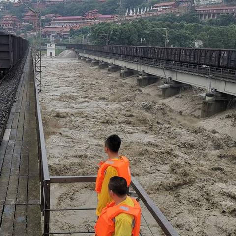 铁路工务段正式工上班时间？