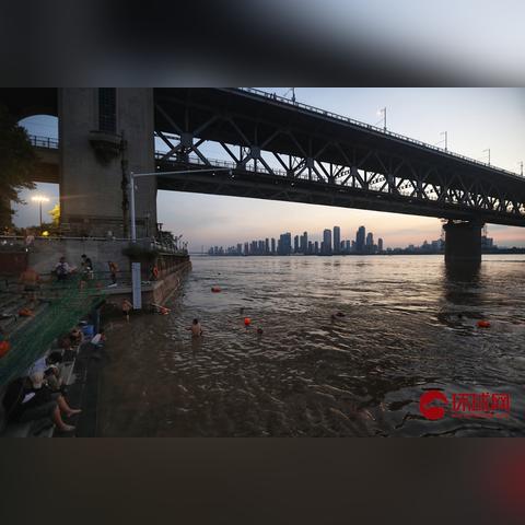 武汉汉街游泳的长尾关键词有什么