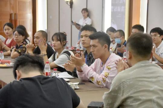 “创青春”赛前训练营||“成渝两地青年创业交流沙龙”——头脑风暴，碰撞出精彩青春火花