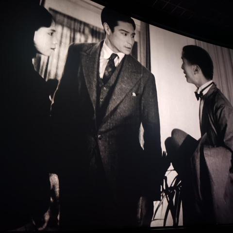 重庆大学 张莹 钢琴的长尾关键词有什么