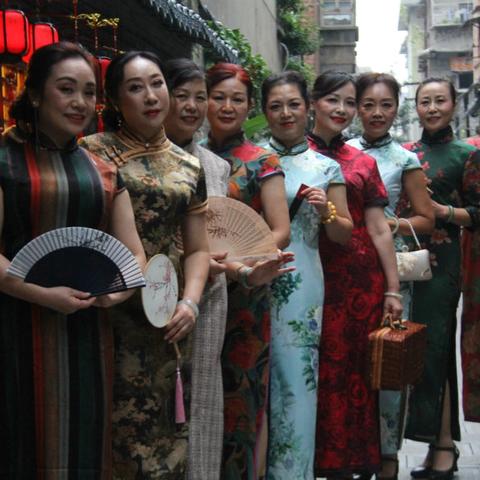 成都市乐山美食小吃集市在哪里