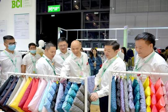 关注|120家盛泽纺企亮相上海，将“盛泽好面料”推向全国销往世界