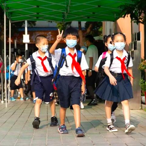 武汉市江岸区哪个初中