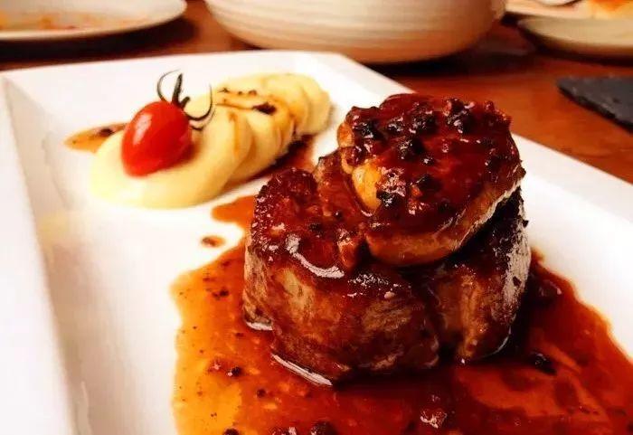 去动物园带什么吃的美食（动物园可以喂食物吗）