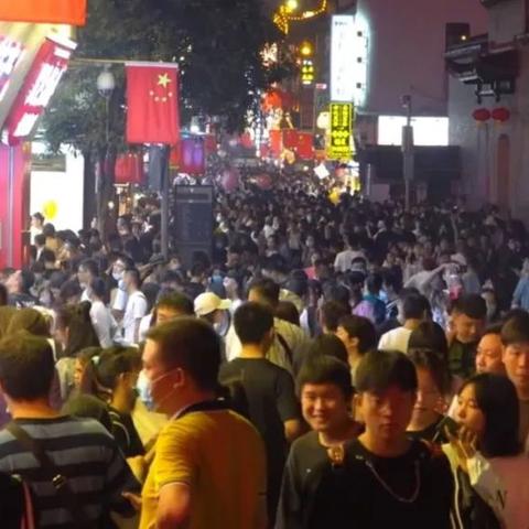 长沙旅游情侣拍照攻略相关长尾关键词有哪些