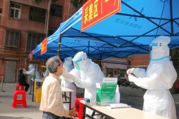 武汉明确咽拭子采集至少擦拭6次
 （武汉咽拭子核酸检测）