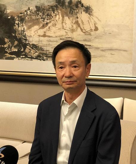 汕尾发展大会现场签了33个项目，投资总额1201.6亿