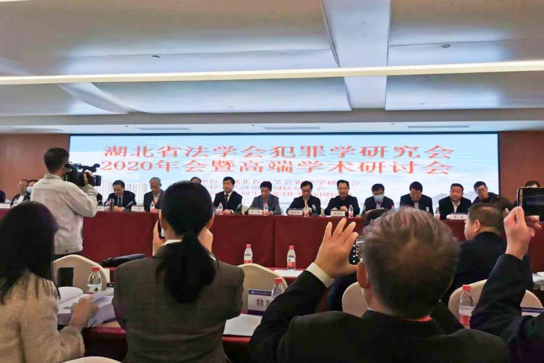 学术探索大学生实践论文论文研究的目的和背景的区别