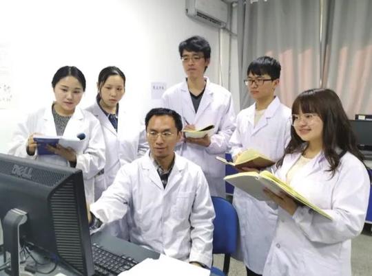 兰州大学斩获第七届“创青春”中国青年创新创业大赛金奖