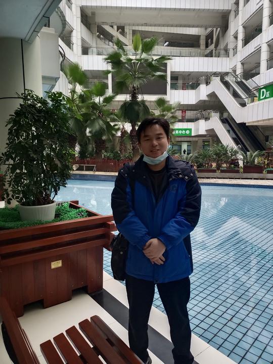 吊着尿袋坚守讲台18载——记九江道德模范徐斌
