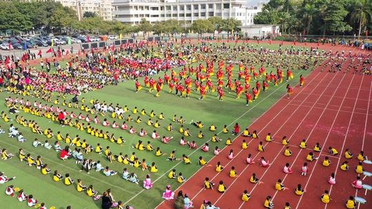 人人都是运动员！东莞这所小学举办体育节让每个学生都参与比赛