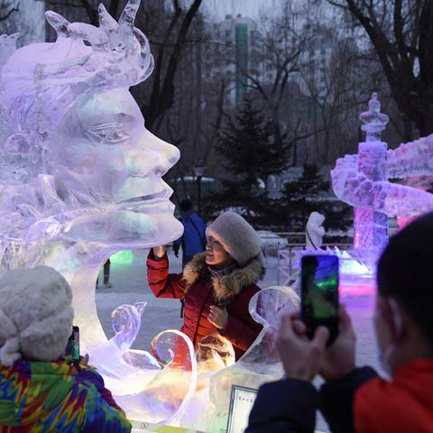 哈尔滨市哪里有冰灯卖呀