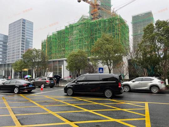 “别买我们的房子！”自曝家短，销售劝人弃房！杭州这些红盘爆冷门，丹枫、君品会低于10%吗？