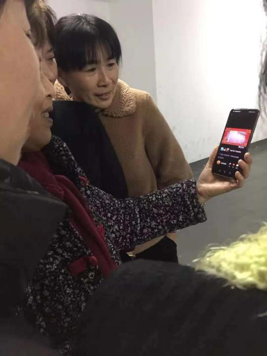 特意和央视春晚打了个时间差！在“云春晚”里找自己，杭州这台春晚也是流量王