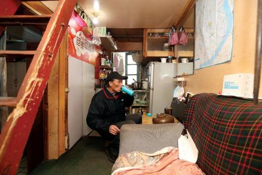 住在“文物保护点”，一家人睡在阳台上……牛年上海首个旧改项目生效