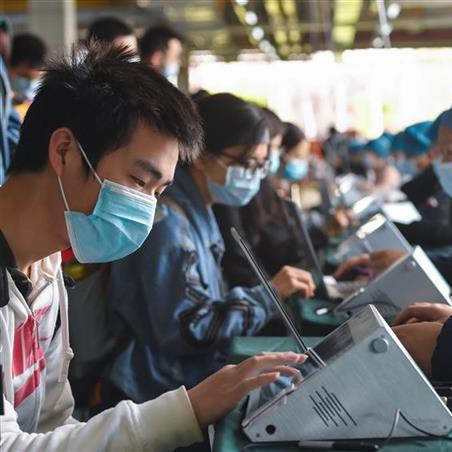 请问谁知道武汉高铁到武汉大学中南医院怎么走啊？