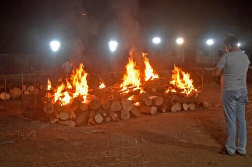 【印度新冠
 ,印度新冠疫情伤亡一共多少人】