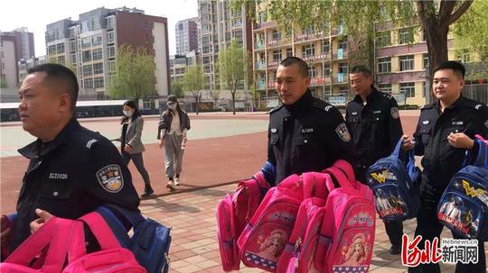 承德兴隆县公安局特巡警大队第二中队走进特殊教育学校传递温暖