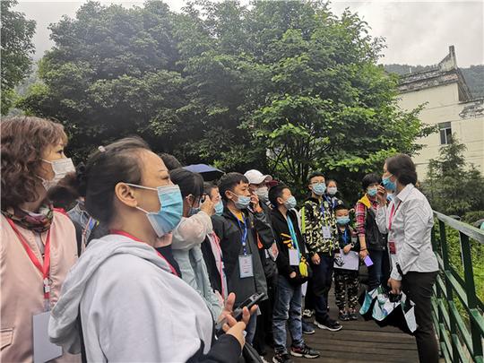 传承红色基因，厚植爱国情感——雅外实小六二班爱国主义教育研学旅行活动纪实