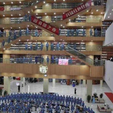 济南市图书馆哪里坐