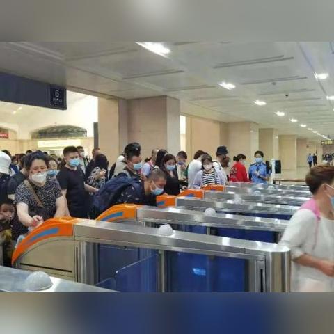 去哈尔滨坐高铁到哪个站？