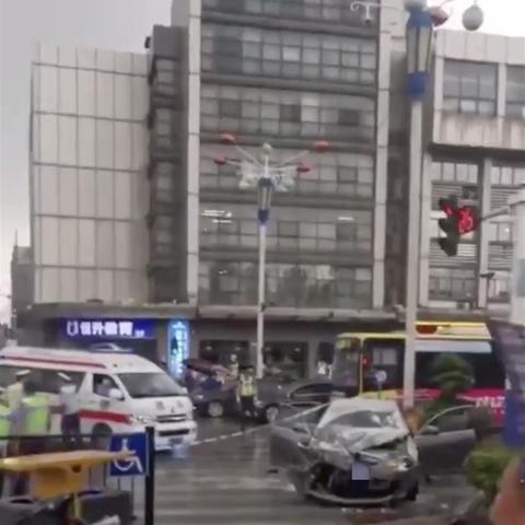 合肥抓闯红灯相关长尾关键词有哪些