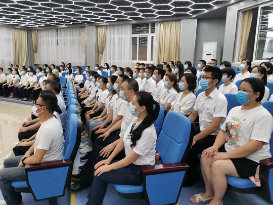 双峰小学党委组织党员收看庆祝中国共产党成立100周年大会